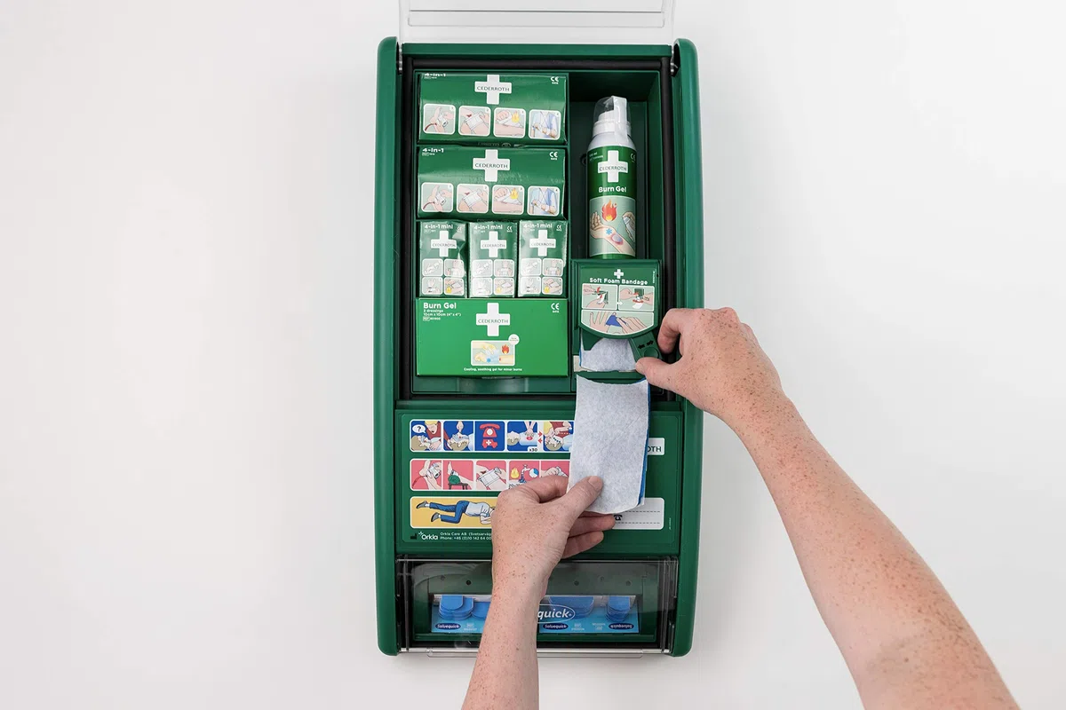 Cederroth Station de Premiers Secours complète et pratique