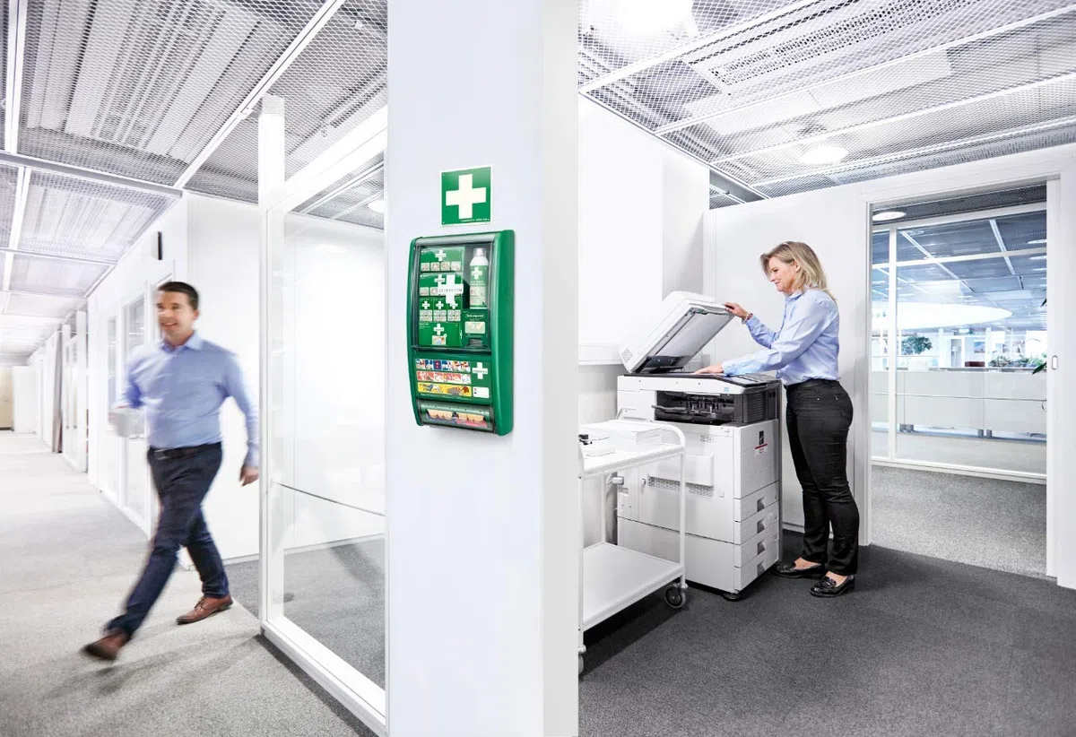 Cederroth Station de Premiers Secours complète et pratique
