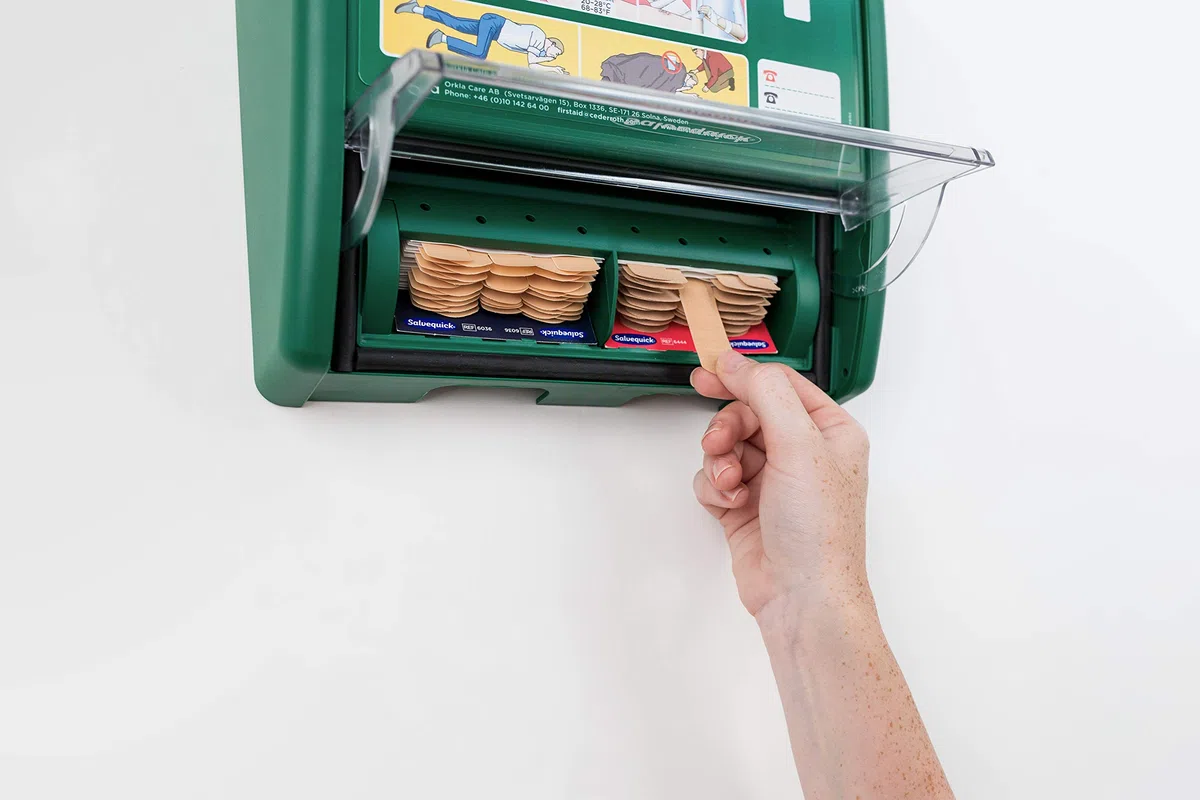 Cederroth Station de Premiers Secours complète et pratique